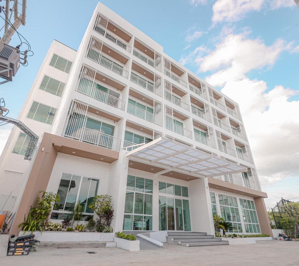 Hotel Agnes Buriram Extérieur photo