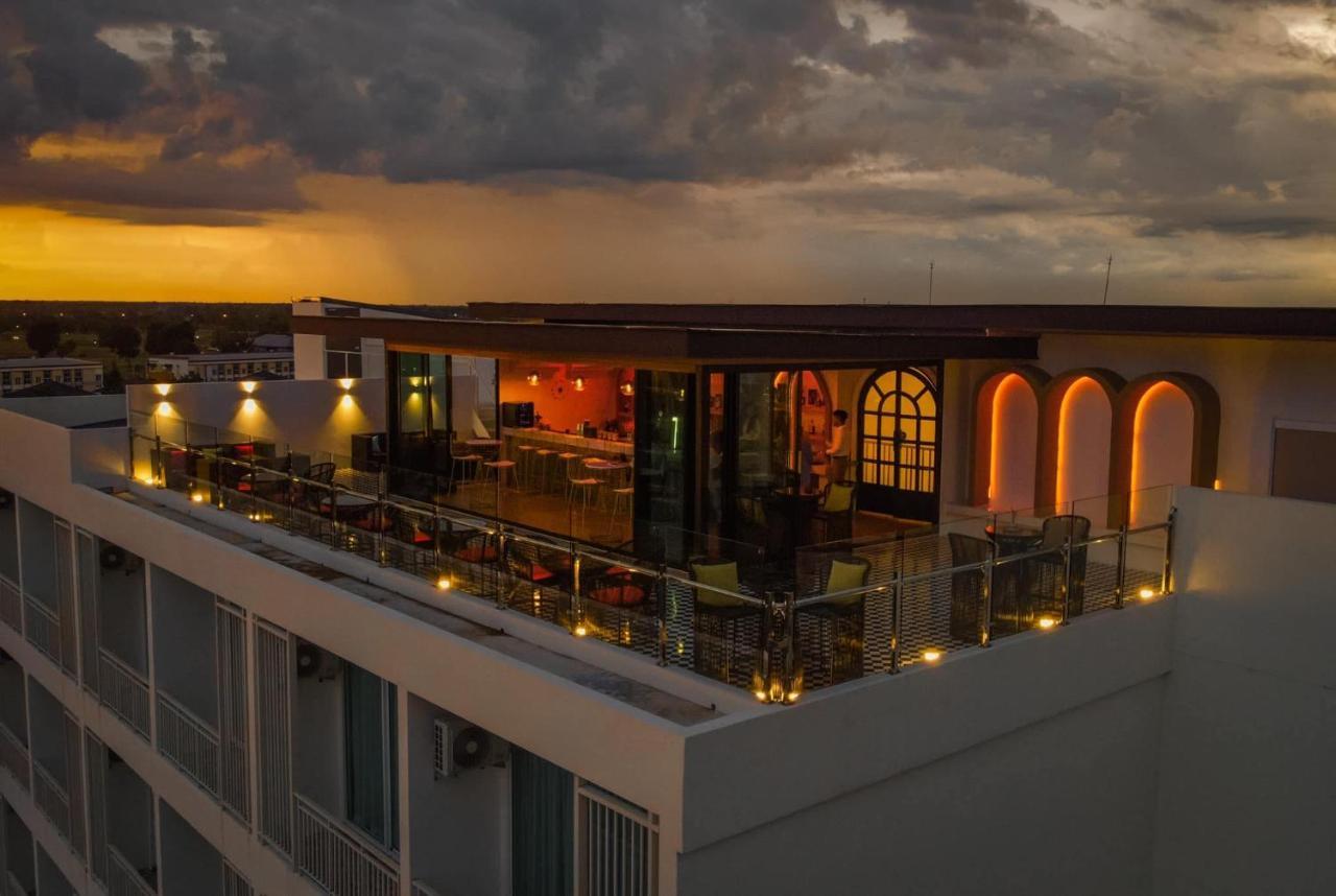 Hotel Agnes Buriram Extérieur photo
