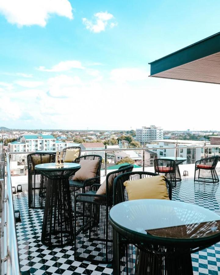 Hotel Agnes Buriram Extérieur photo